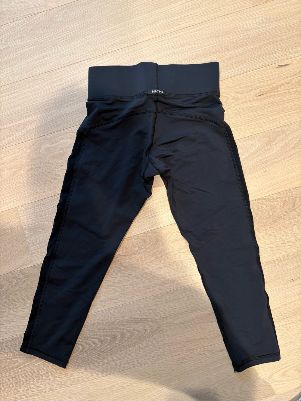 MICHI Activewear Black Yoga Capri Leggings With Mesh Size XSmall